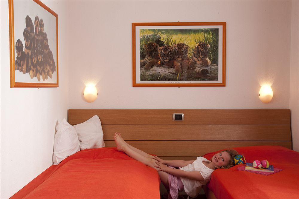 Dependence Del Parco Hotel Porlezza Exterior photo